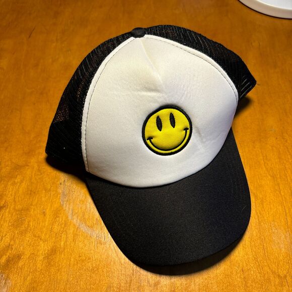 Trucker Smiley Face Embroidery Adjustable Hat - Picture 2 of 3
